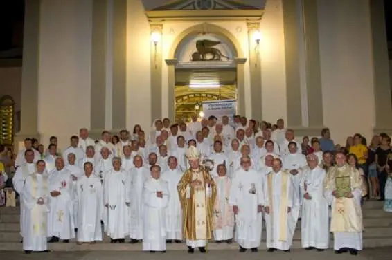 Missa do Crisma reúne cerca de 2 mil em Nova Veneza